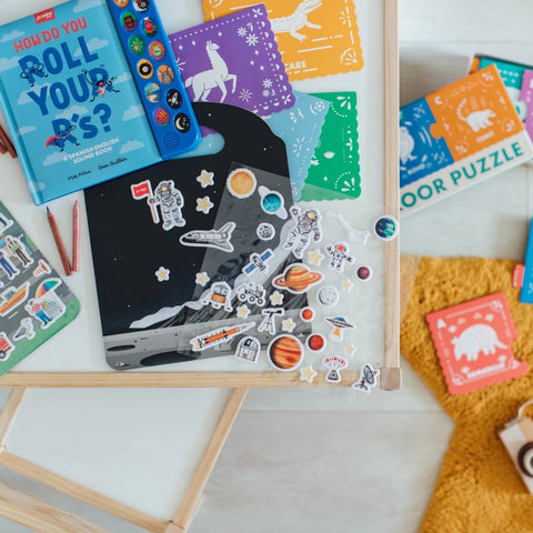 Sí Sabo Town: A Bilingual Reusable Sticker Play Set