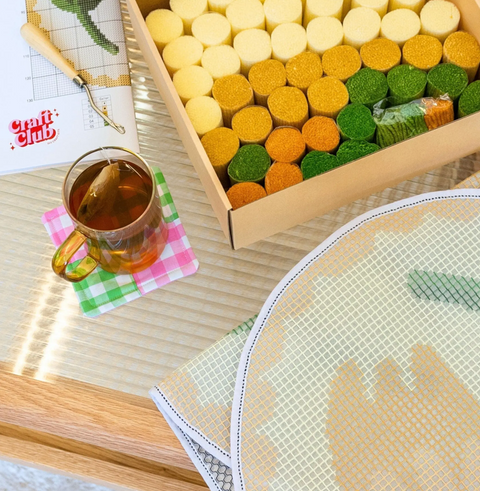 XL Latch Hooking Kit - Tulip Fever